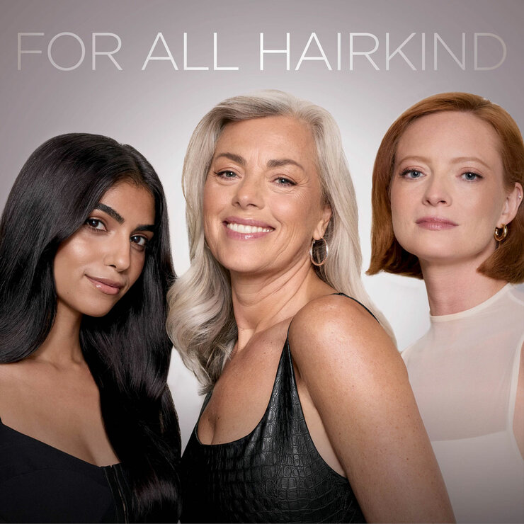 Lifestyle image of Shark FlexFusion 4 in 1 Air Styler suitable for all hairkind Lifestyle image of Shark FlexFusion 4 in 1 Air Styler suitable for all hairkind