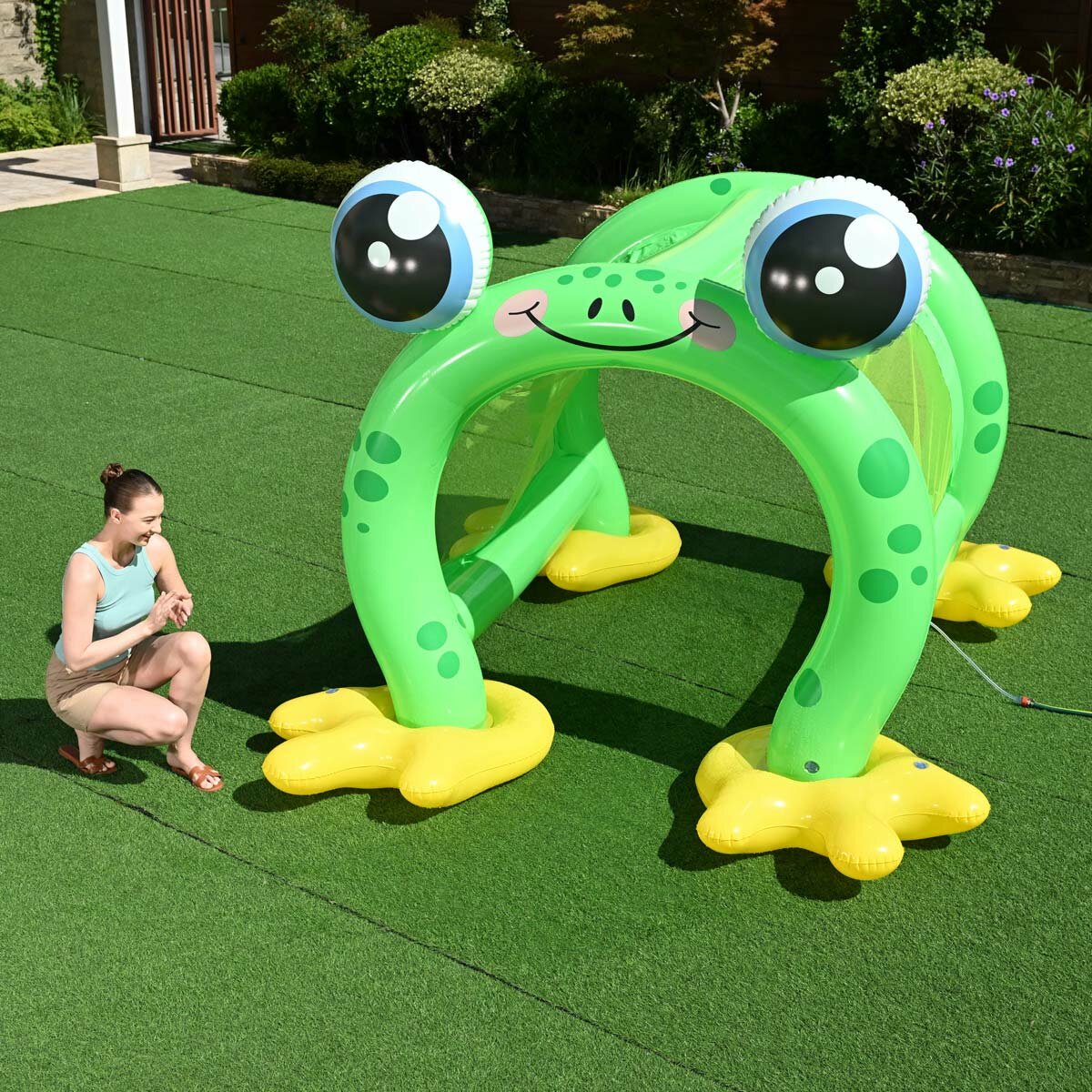 H20GO! Frog Sprinkler Tunnel H20GO! Frog Sprinkler Tunnel