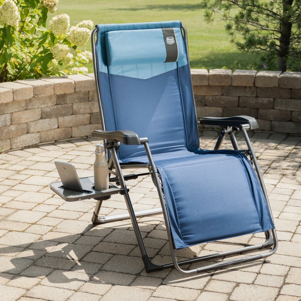 Lifestyle image of the Zero Gravity Lounger Lifestyle image of the Zero Gravity Lounger
