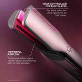 Lifestyle image of Shark FlexFusion 4 in 1 Air Styler with powerful airflow Lifestyle image of Shark FlexFusion 4 in 1 Air Styler with powerful airflow