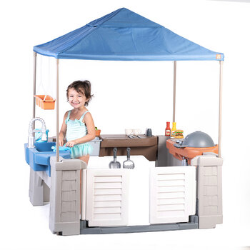 Step2 Grill and Splash Play Centre with Canopy 