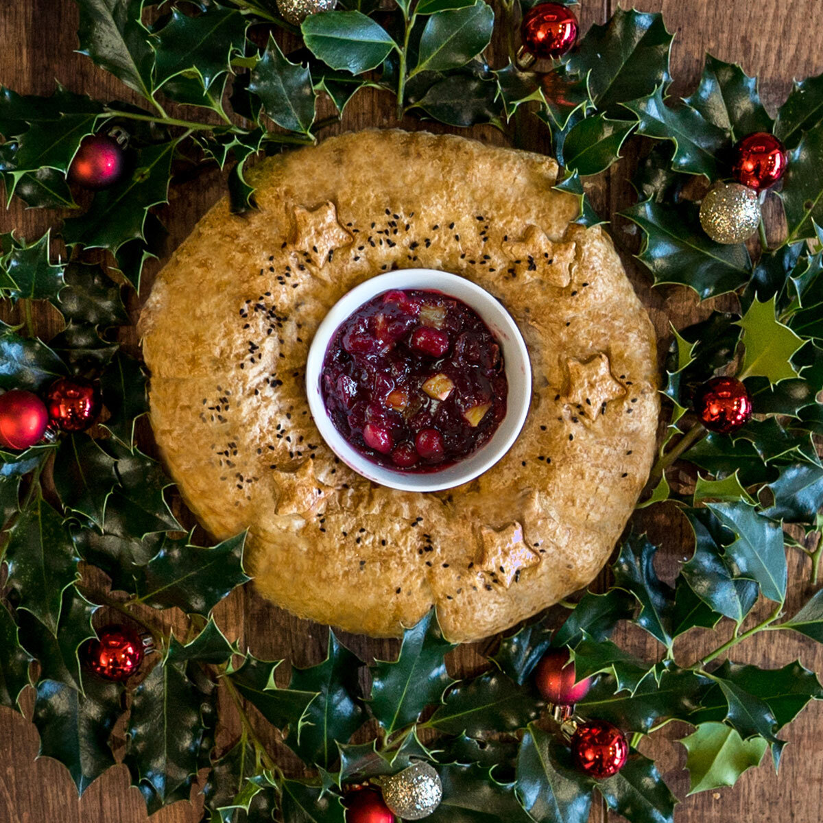 Topping's Pies Sausage Roll Wreath, 2 x 650g