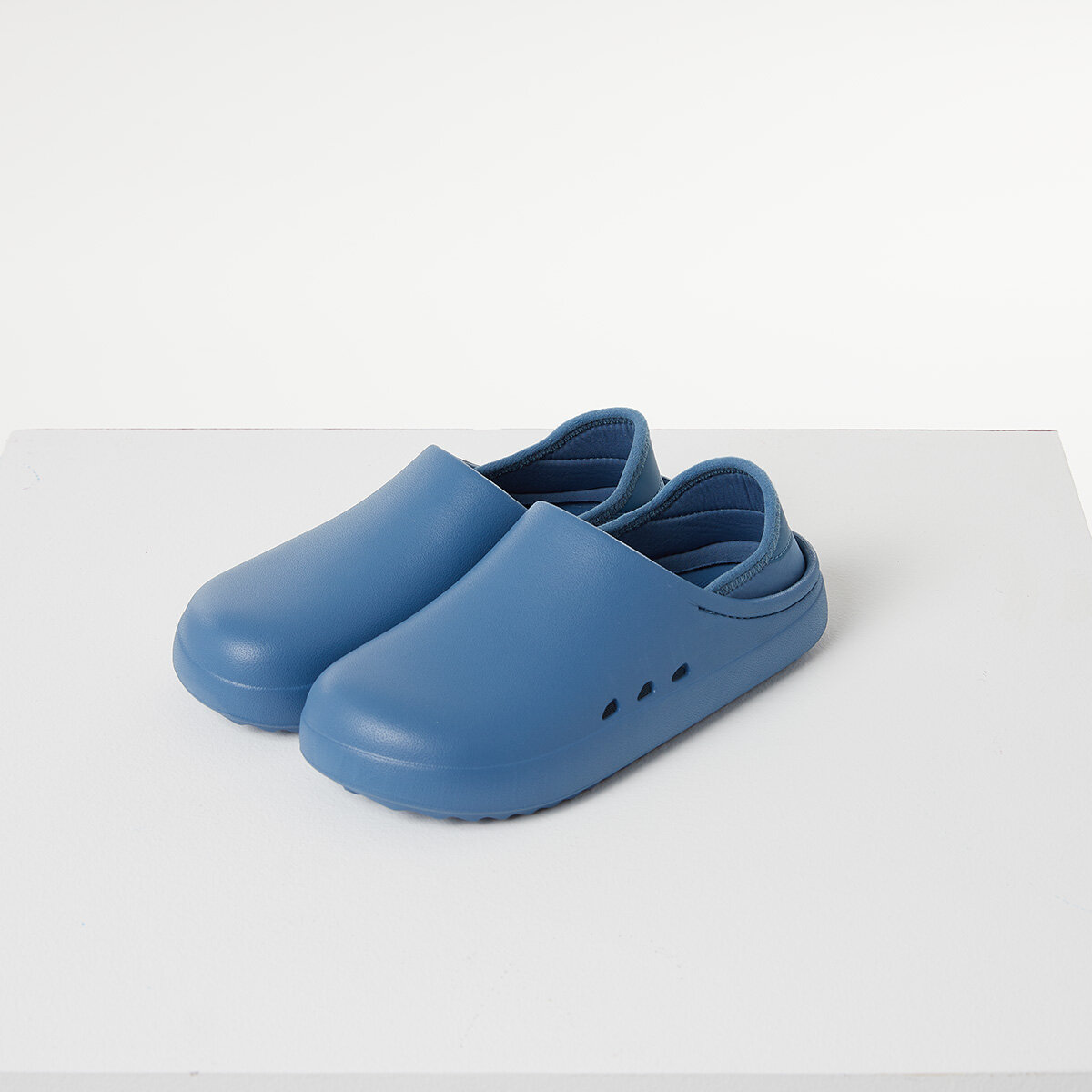 32 Degrees Kids Clog in Navy