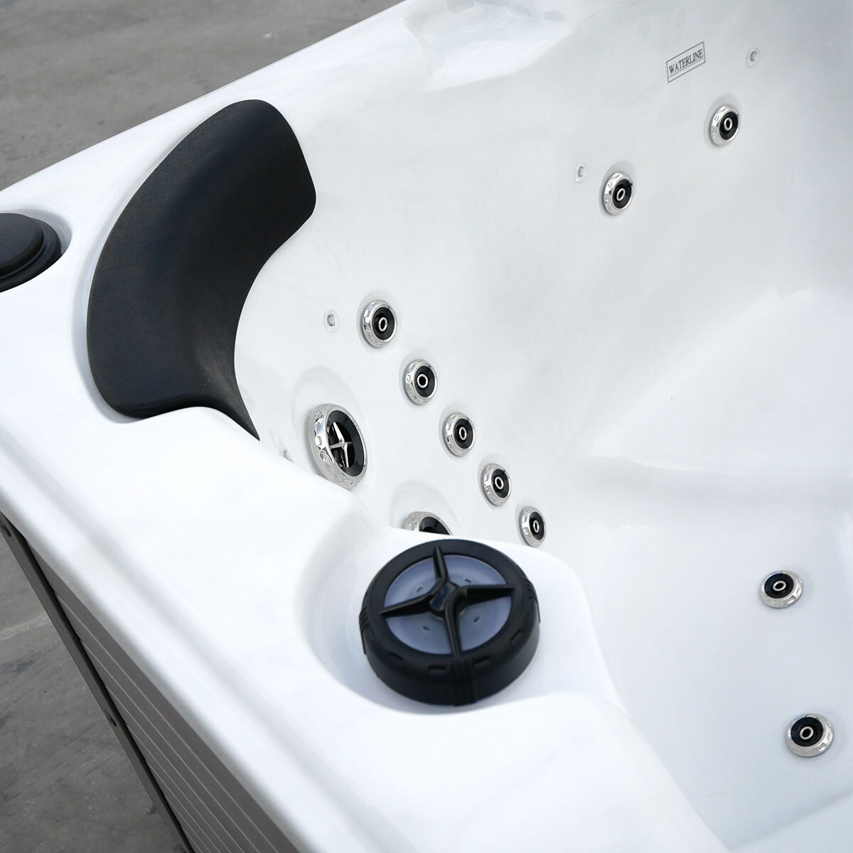 Miami Spas Palma V2 86-Jet 6 Person Hot Tub in Sterling Silver - Delivered and Installed