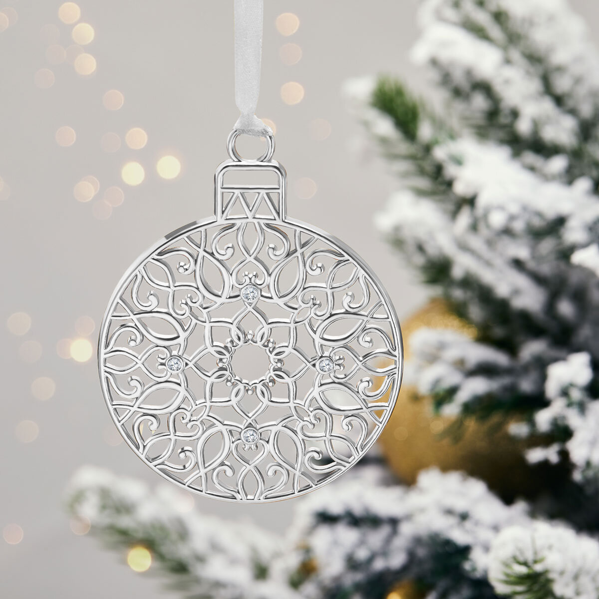 Buy 5pc Ornaments Silver Feature2 Image at Costco.co.uk