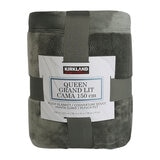 Kirkland Signature Plush Blanket in Green, 248 x 233 cm