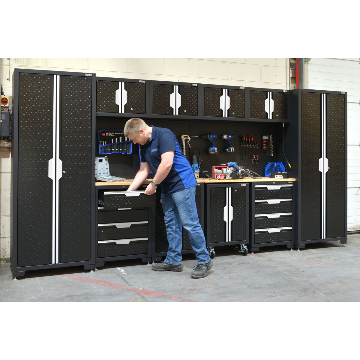 Hilka Garage Pro+ 24 Gauge Steel 11 Piece Cabinet Set Hilka Garage Pro+ 24 Gauge Steel 11 Piece Cabinet Set