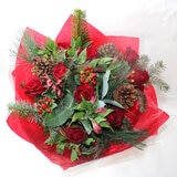 86876 - Seasonal Hand Tied Bouquet with Gift Card.