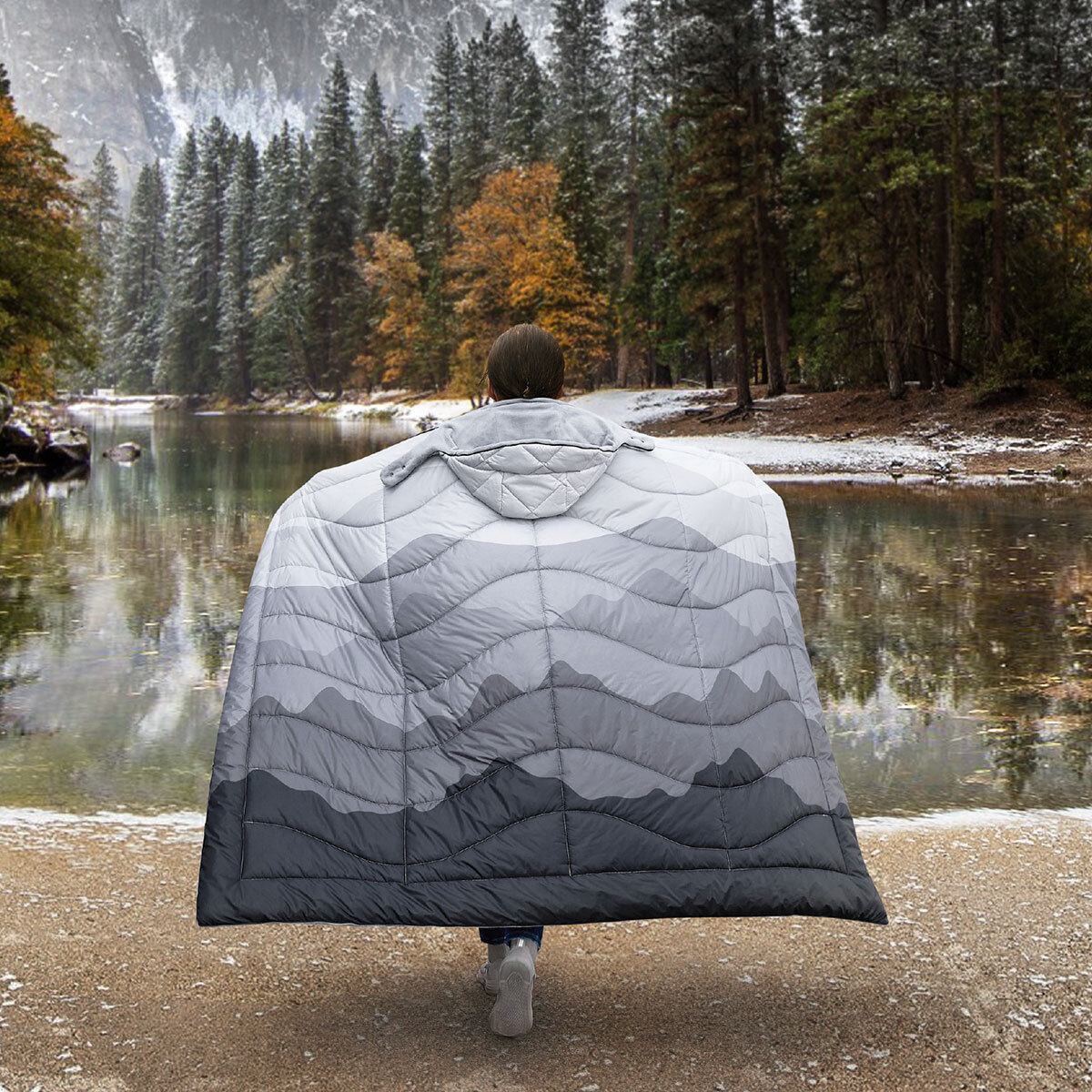 Weatherproof vintage outdoor blanket with detachable hood in Grey