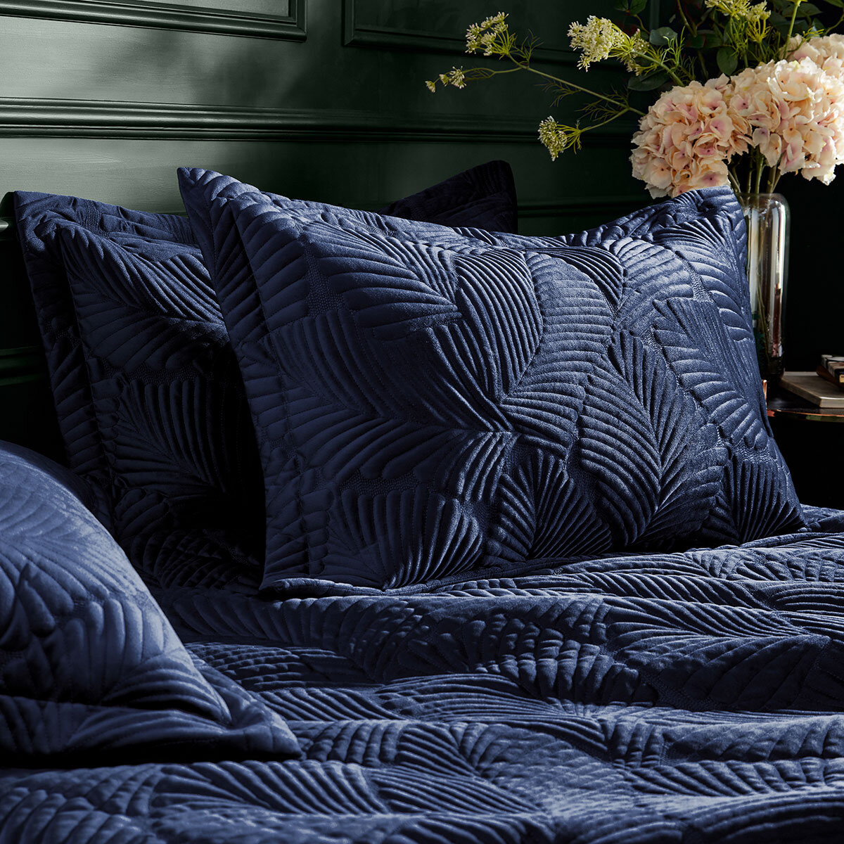 Kensington Navy Velvet 3 Piece Bed Set, Super King