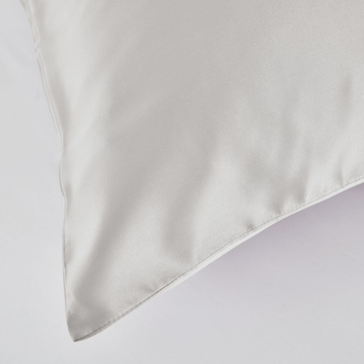 Bedeck of Belfast Mulberry Silk Pillowcase, 2 pack in White