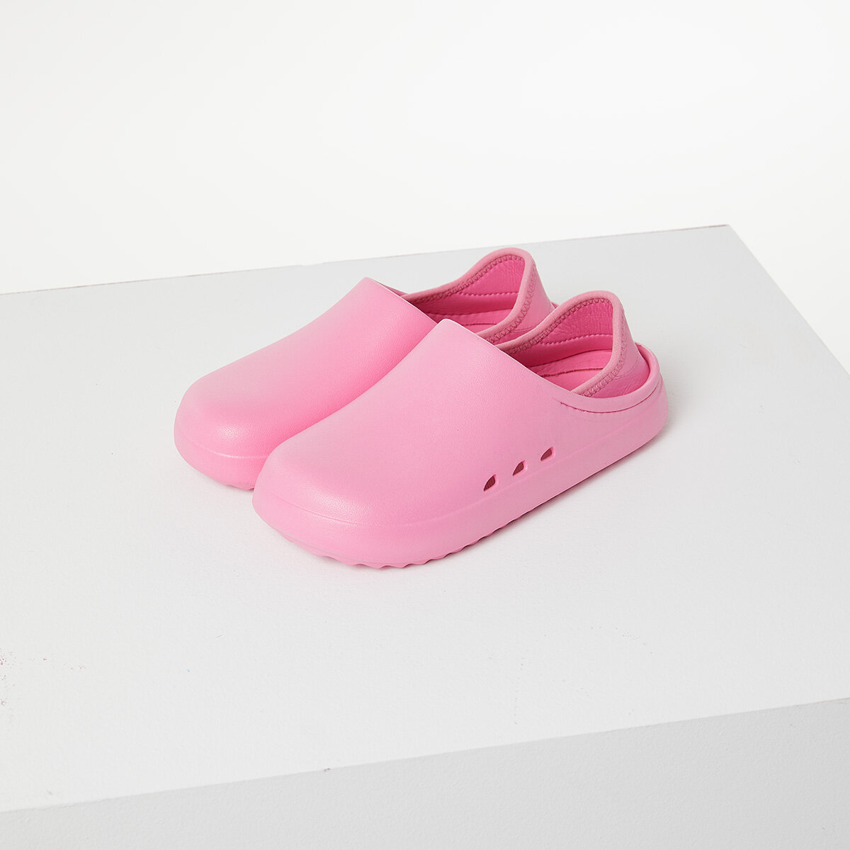 32 Degrees Kids Clog in Pink