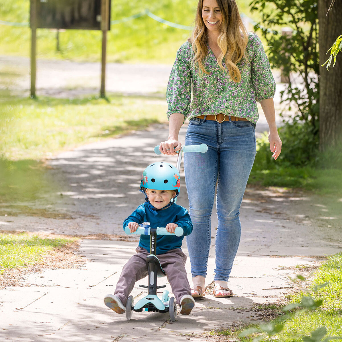 Micro Mini 2 Grow 4 in 1 Blue Scooter with Dino Helmet and Blue Bell (12+ Months)