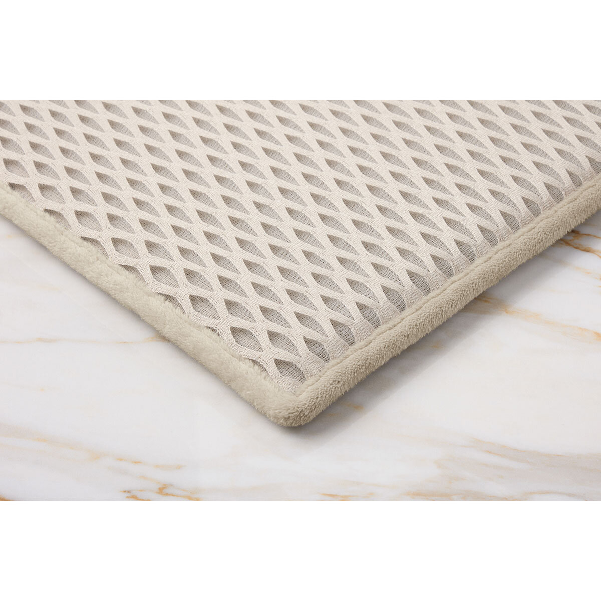 Paramount Memory Foam Plush Bath Mat in Cream, 60 x 91 cm