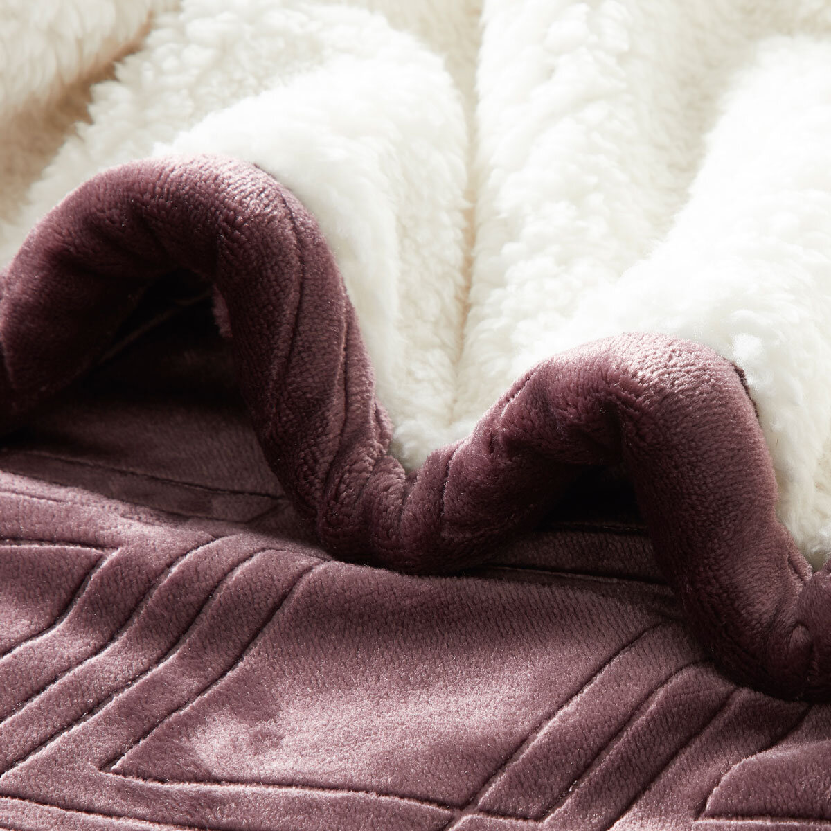 Etched Sherpa Velvet Blanket in Berry