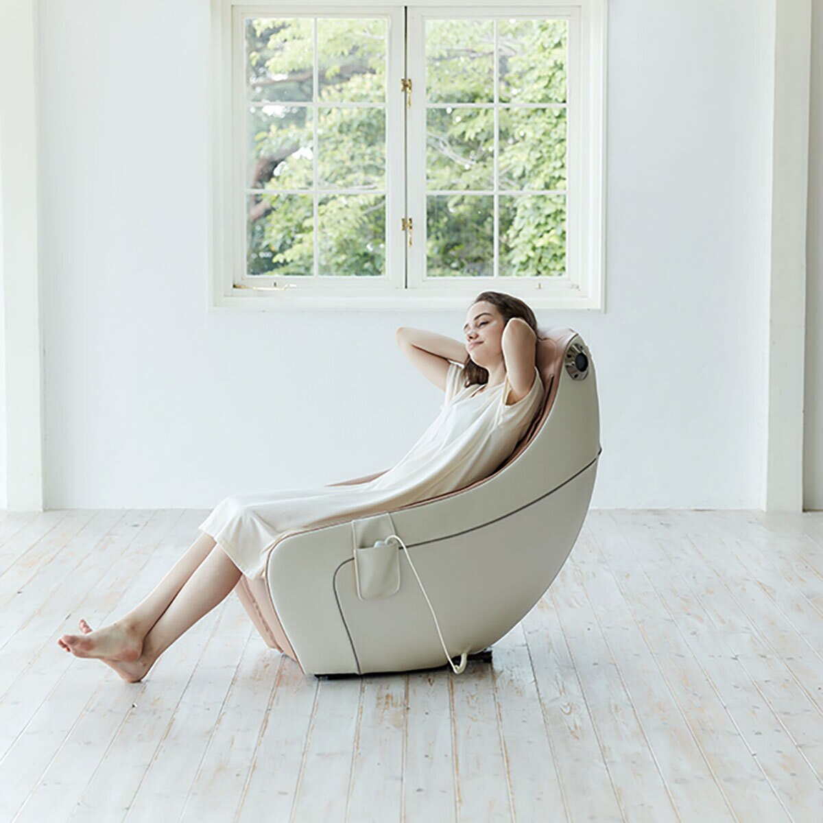 Synca Circ Massage Chair in Beige Synca Circ Massage Chair in Beige