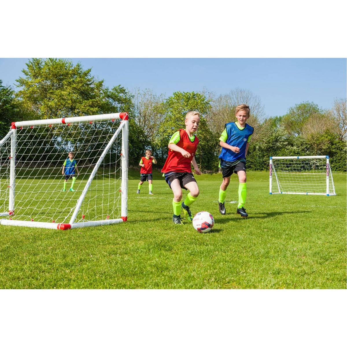 Samba 6' x 4' Football Goal Set with Carry Bag and Bibs