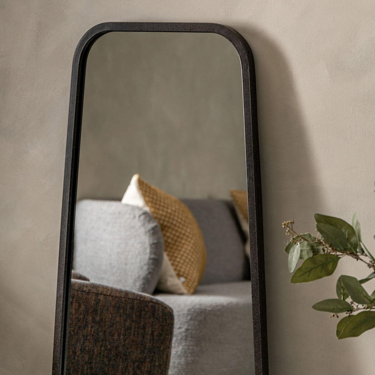 Gallery Kurva Black Leaner Mirror, 56.5 x 123cm