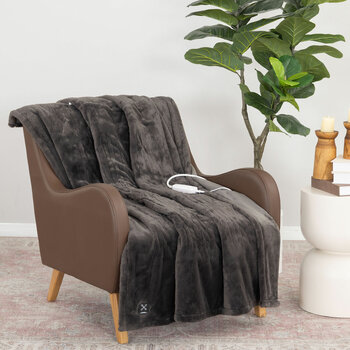 Berkshire Luxe Faux Fur Heated Throw in 3 Colours, 127 x 152 cm Berkshire Luxe Faux Fur Heated Throw in 3 Colours, 127 x 152 cm