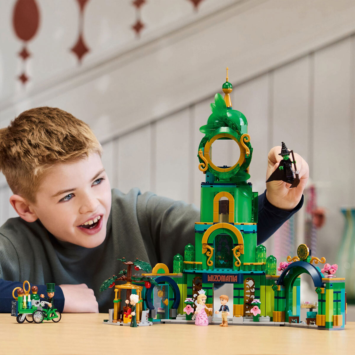 LEGO Wicked: Welcome to the Emerald City Lifestyle Image