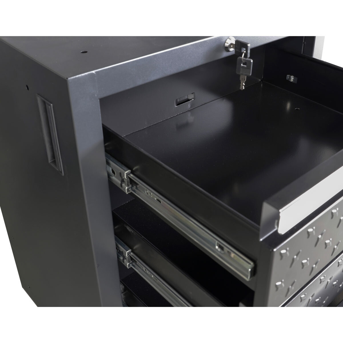 Hilka Garage Pro+ 24 Gauge Steel 9 Piece Cabinet Set Hilka Garage Pro+ 24 Gauge Steel 9 Piece Cabinet Set