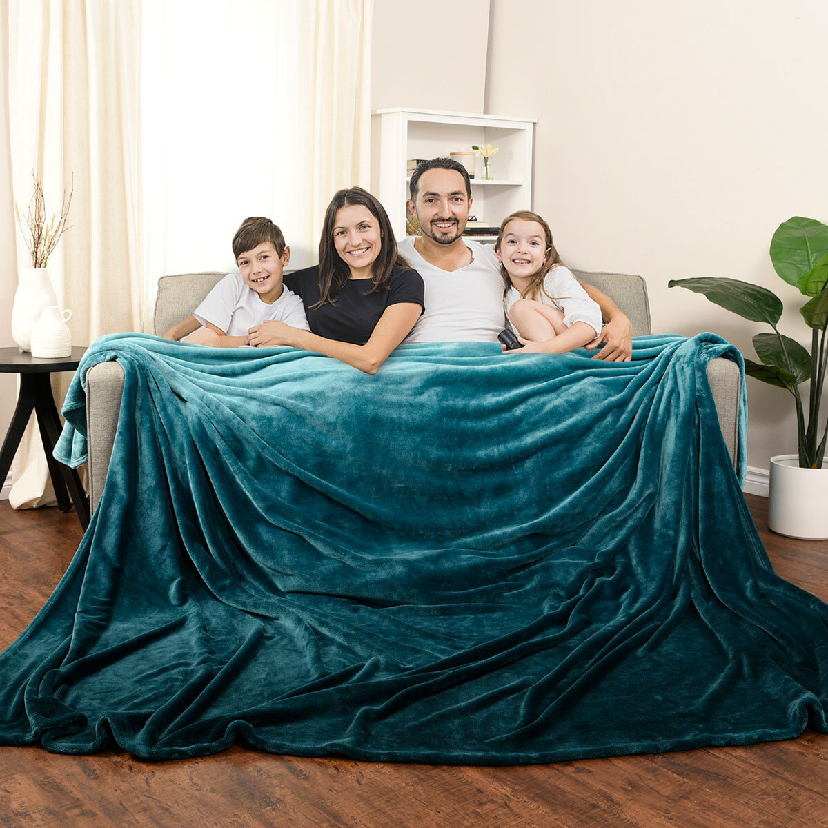 Life Comfort Oversized Family Blanket 304 x 279 cm, in Teal