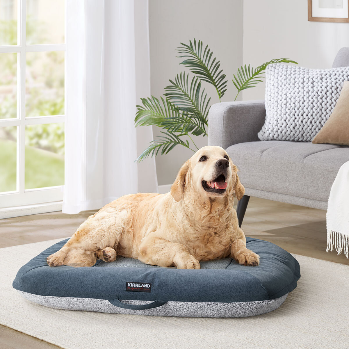 Kirkland Signature Square Plush Tufted Napper Dog Bed, 40" x 40" 101.6cm x 101.6cm