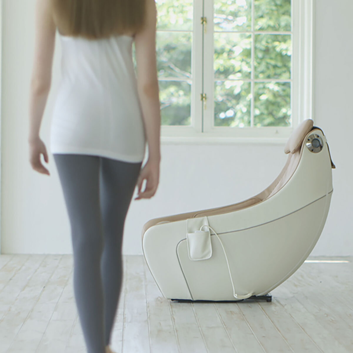 Synca Circ Massage Chair in Beige Synca Circ Massage Chair in Beige