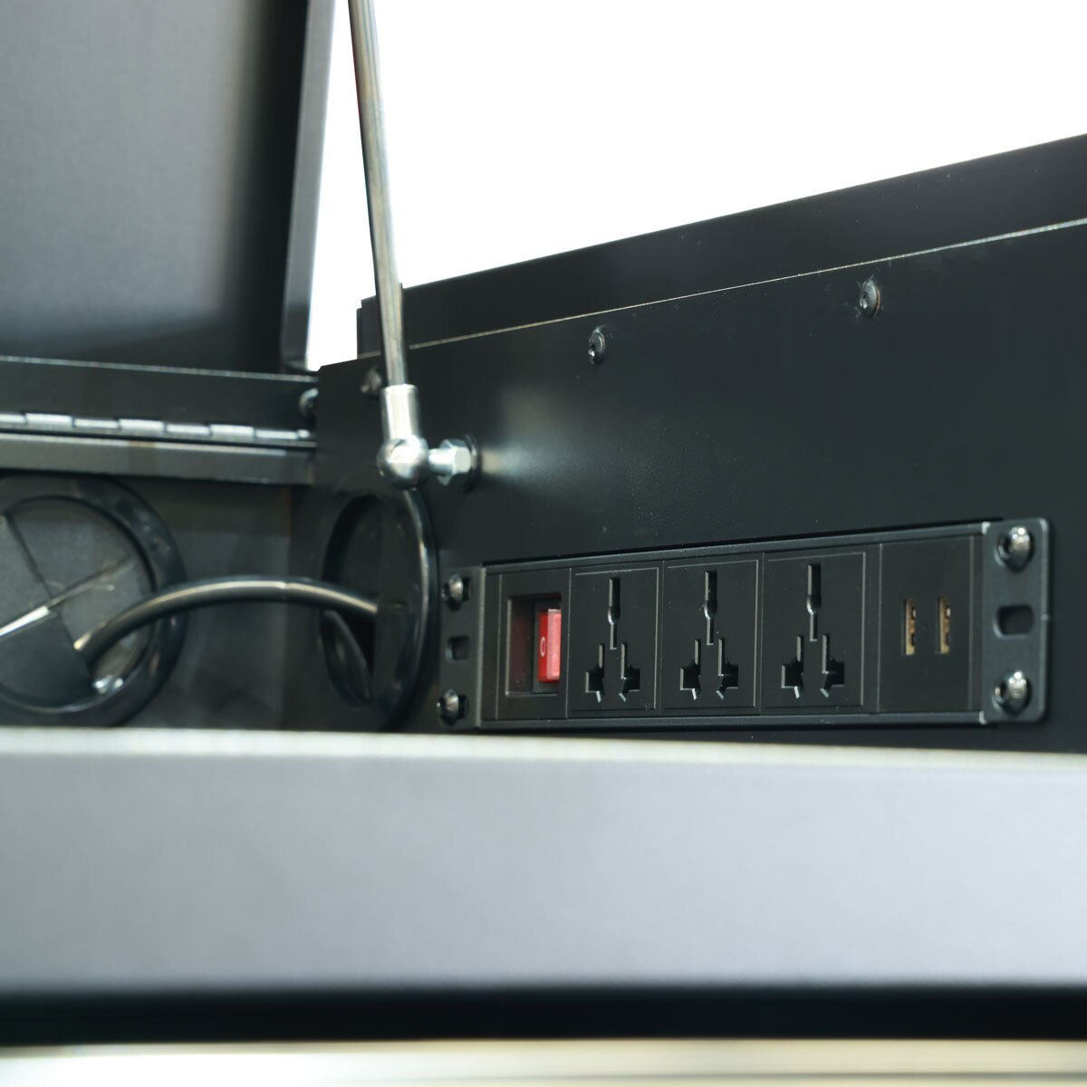 Interior of HILKA 55" 8 DRAWER CHEST TOOL CHEST ITC55 Interior of HILKA 55" 8 DRAWER CHEST TOOL CHEST ITC55