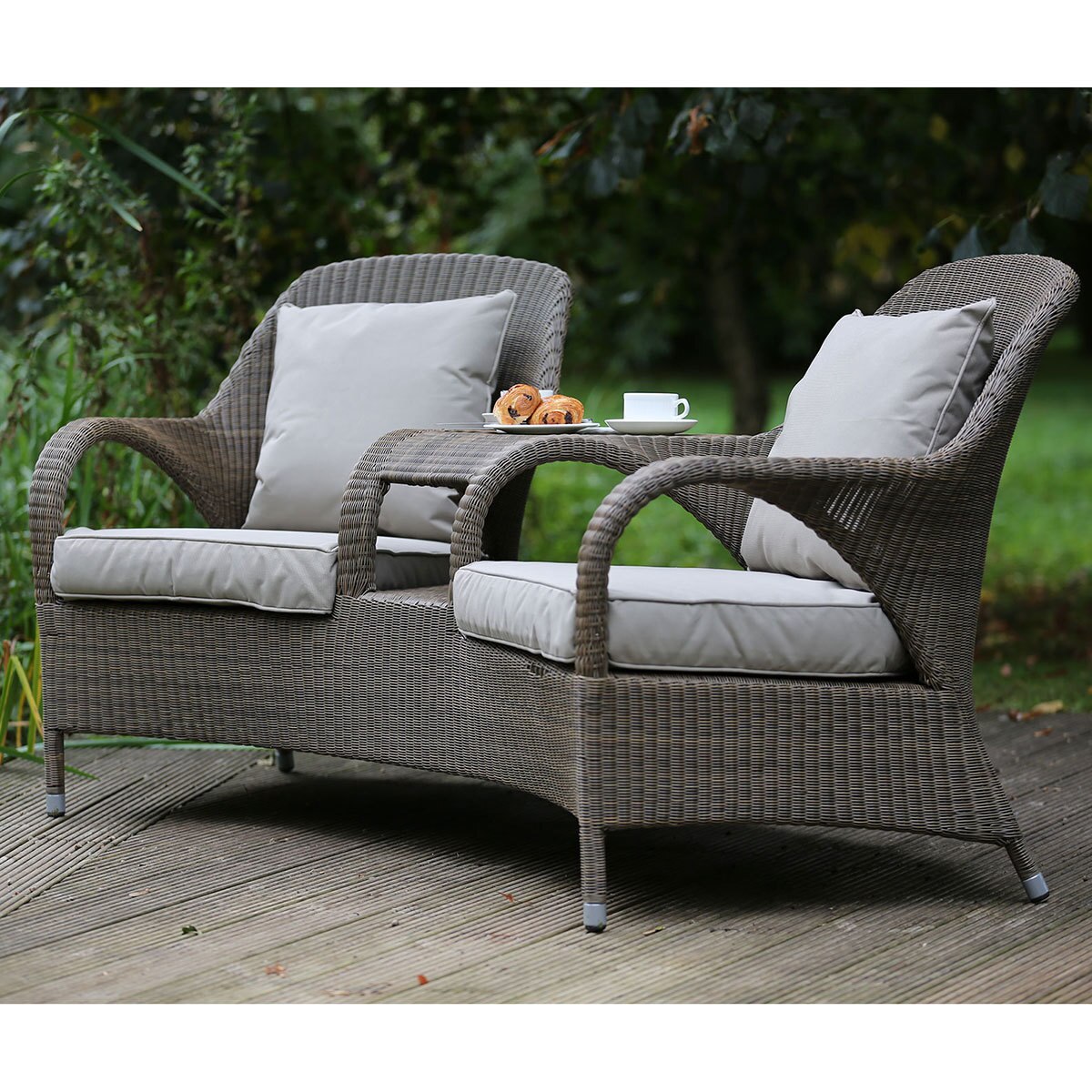 4 seasons sussex loveseat