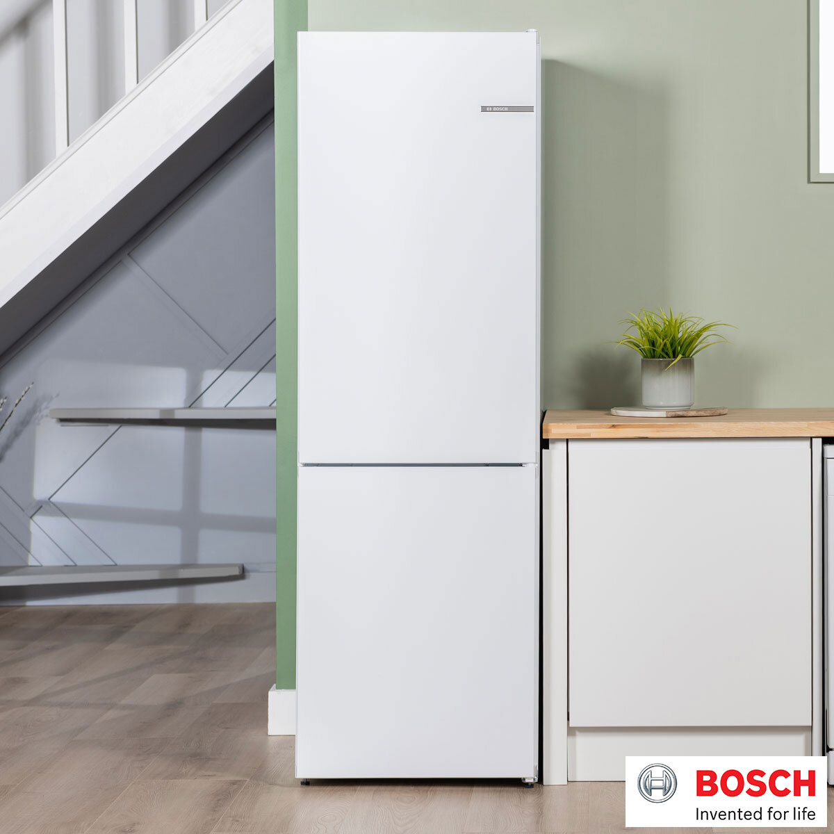 Bosch KGN362WDFG Series 4 Fridge Freezer, D Rated in White