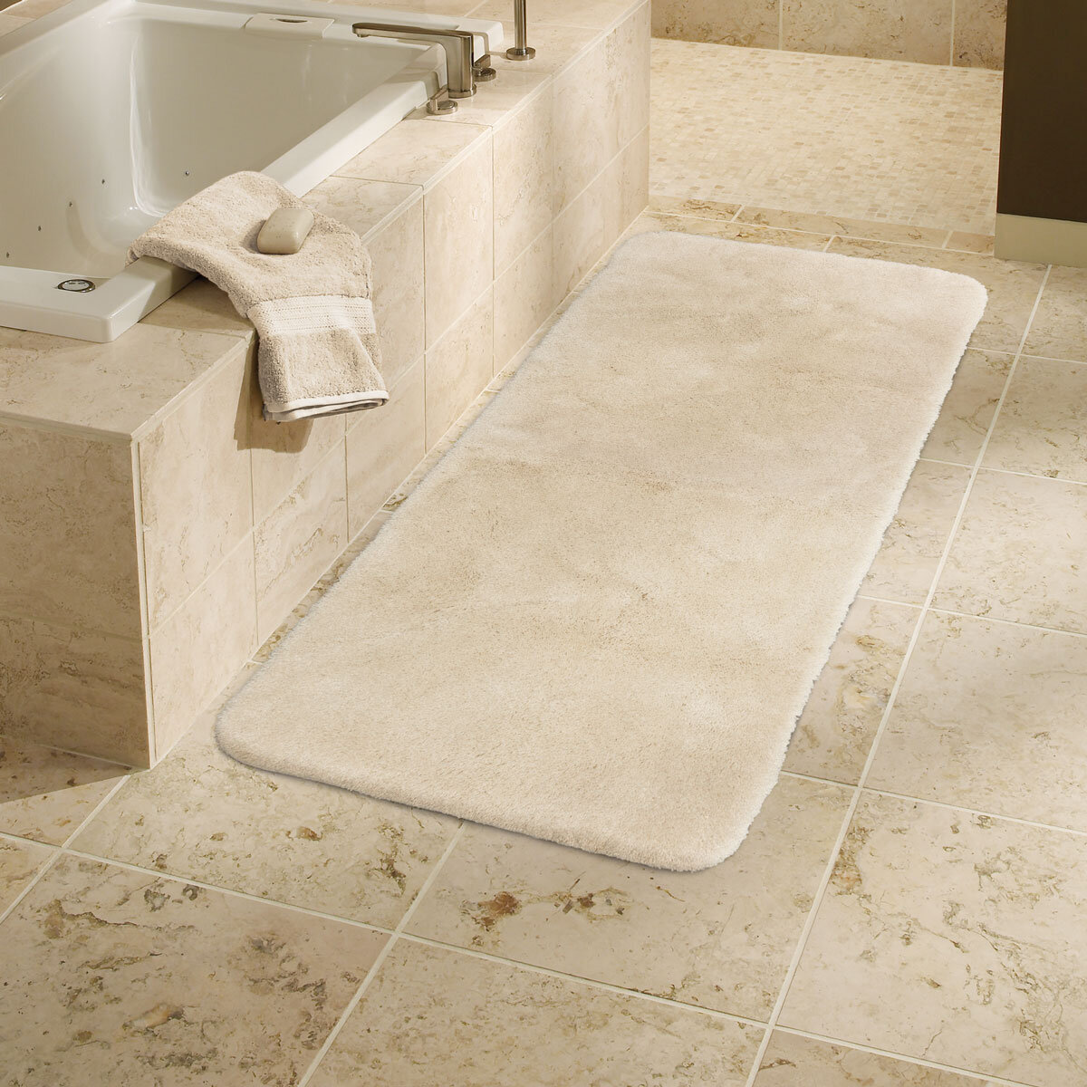 Mohawk Bath Runner in White, 60 x 152 cm