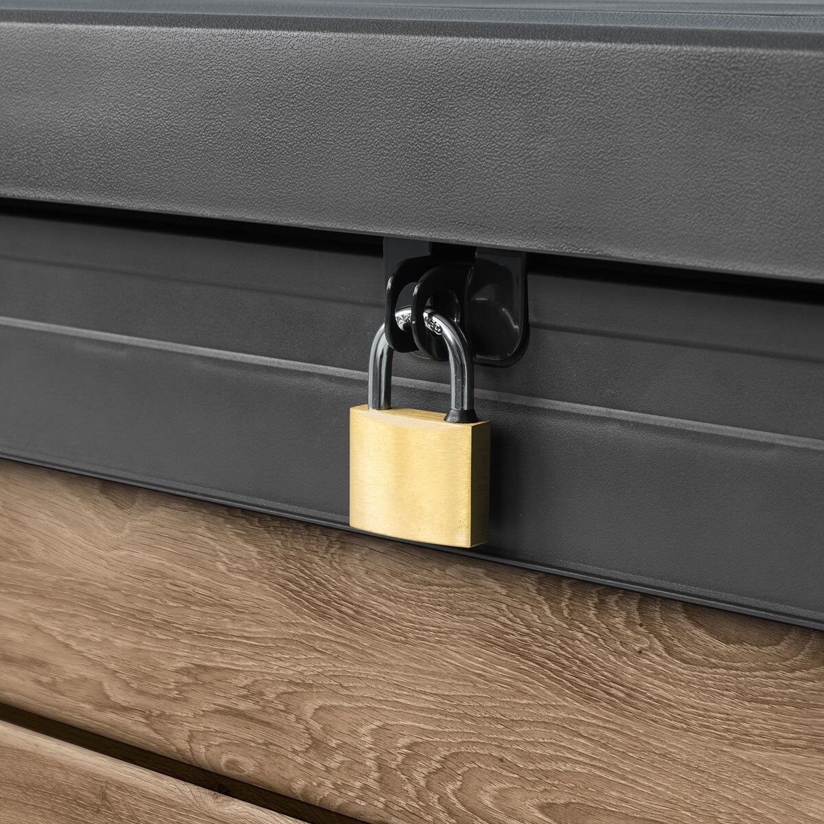 Lockable lid Lockable lid