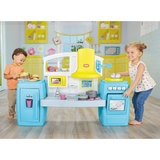 Tasty Junior Bake ‘n Share Kitchen with 38 accessories