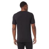 Backfacingblackt-shirt