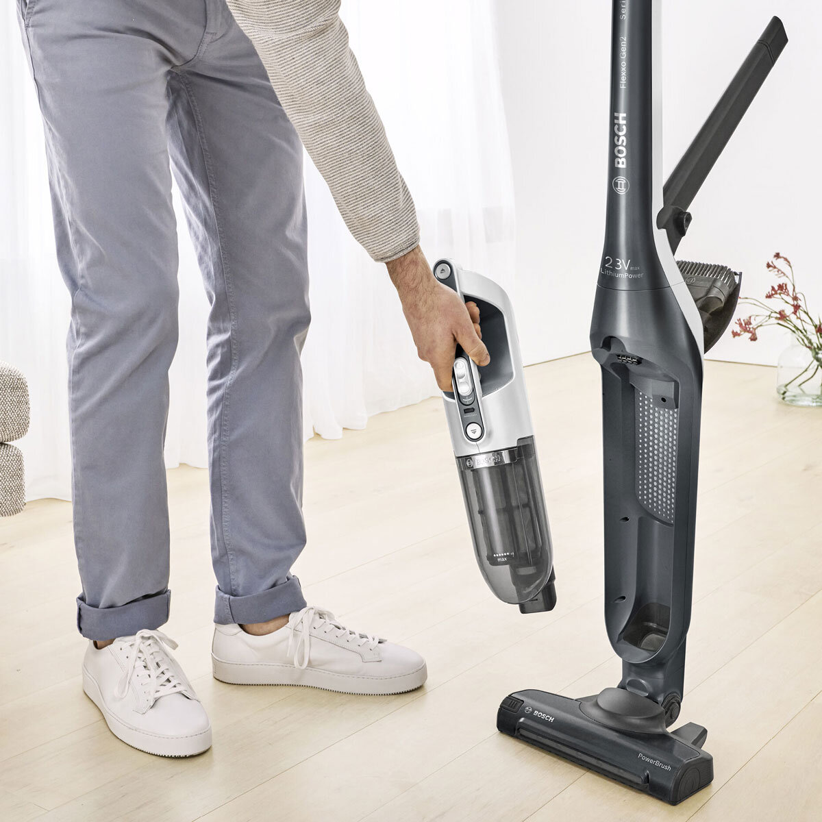 Lifestyle image Bosch Flexxo Vacuum