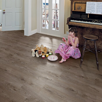 Elka Sienna Oak Aqua Protect AC4 Laminate Flooring - 2.179m² Per Pack