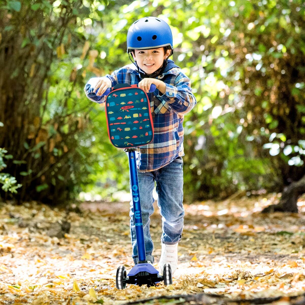 Micro Maxi Deluxe LED Navy Scooter with Blue Helmet and Vehicle Lunch Bag (5+ Years)