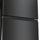 Hisense RB470N4SFC Fridge Freezer in Black