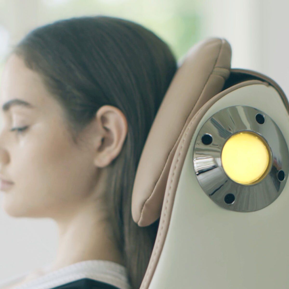 Synca Circ Massage Chair in Beige Synca Circ Massage Chair in Beige