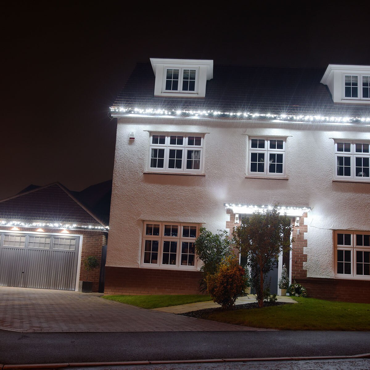 white cluster lights outdoor