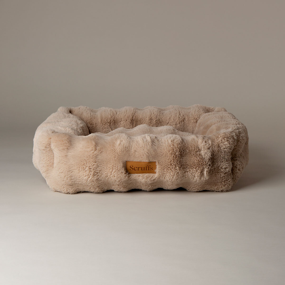 Scruffs Alpine Box Medium Pet Bed 60 x 50cm in 2 Colours